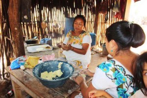 Mujeres torteando, Foto: elchilambalam.com